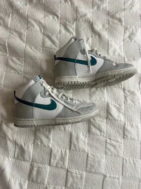 Nike Dunk High White/Teal Metallic Sneakers 💎🩵
